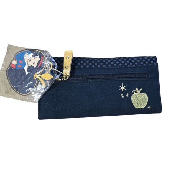 Disney Loungefly Snow White OG Heart Logo Embroidered Vintage Cloth Wallet - Picture 2 of 3